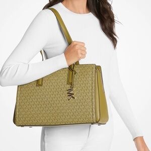 BNWT - SOLD OUT Michael Kors Laila Tote Pistachio Signature Logo